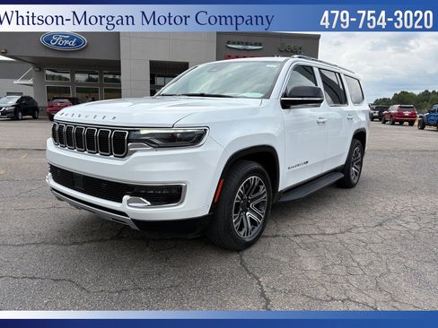 Used 2024 Jeep Wagoneer Series II w/ Flexible Seating Group image 1