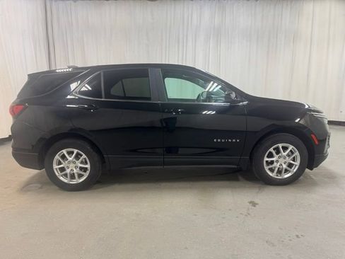 Used 2024 Chevrolet Equinox LT image 3