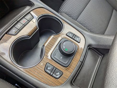 Certified 2023 GMC Acadia SLE w/ Driver Convenience Package image 21