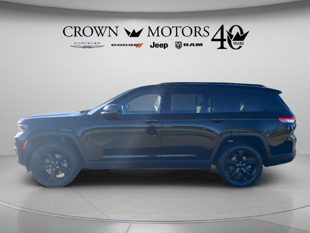 Used 2025 Jeep Grand Cherokee L Limited w/ Black Appearance Package AWD/4WD image 2