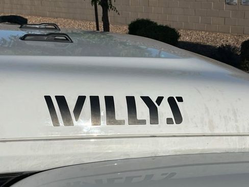 Certified 2022 Jeep Gladiator Willys image 9