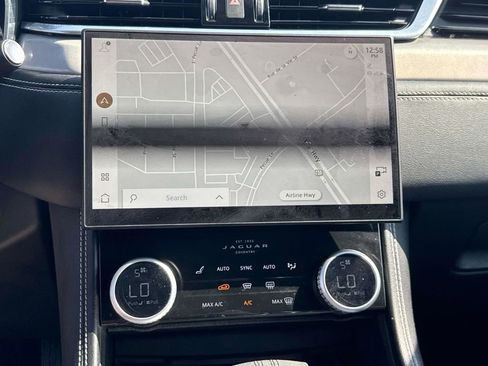 Used 2024 Jaguar F-PACE R-Dynamic S image 27