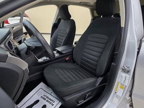 Used 2018 Ford Fusion SE FWD image 14