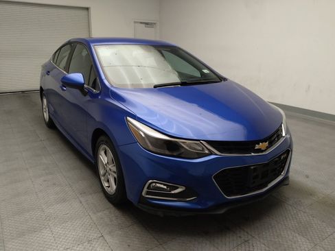 Used 2017 Chevrolet Cruze LT w/ Convenience Package FWD image 14