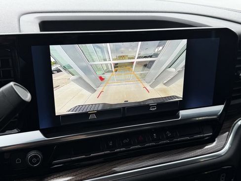 Used 2024 Chevrolet Silverado 3500 LT w/ Convenience Package image 4