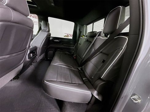 Used 2024 GMC Sierra 2500 AT4X image 29