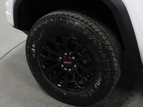 New 2026 GMC Canyon Elevation w/ Convenience Package RWD image 10