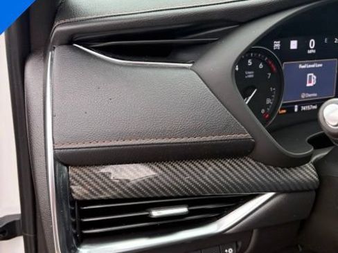 Used 2022 Cadillac XT4 Sport AWD/4WD image 11