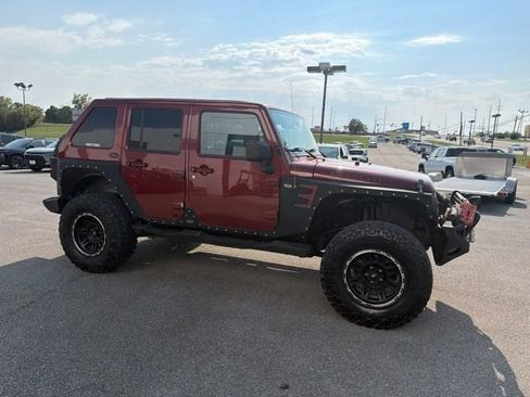 Used 2007 Jeep Wrangler Unlimited Sahara w/ Trailer Tow Group AWD/4WD image 11