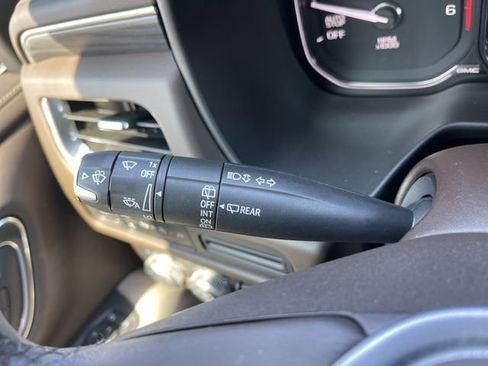 Used 2021 GMC Yukon XL SLT w/ SLT Luxury Plus Package image 23