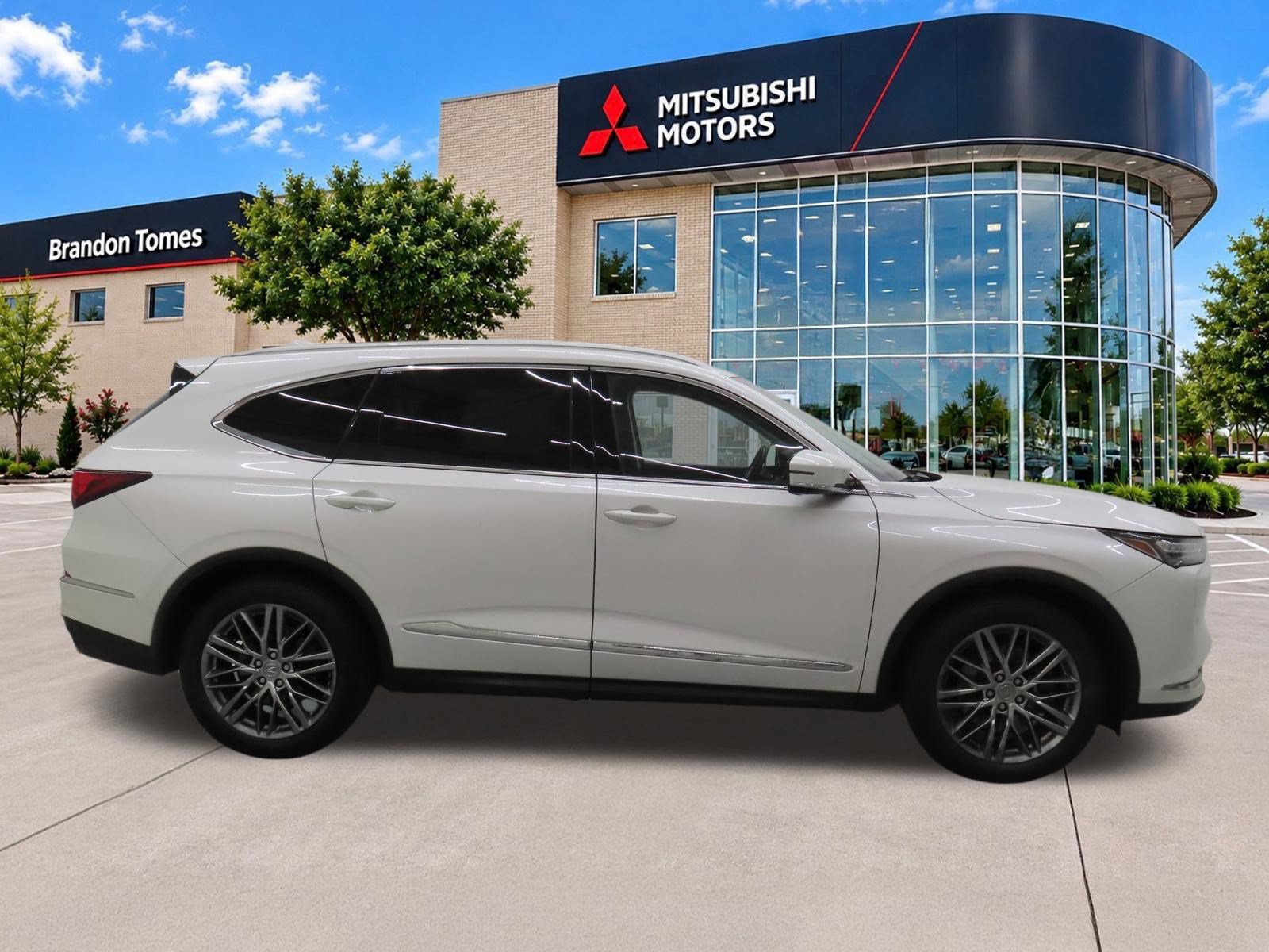 Used 2023 Acura MDX w/ Advance Package AWD/4WD image 2