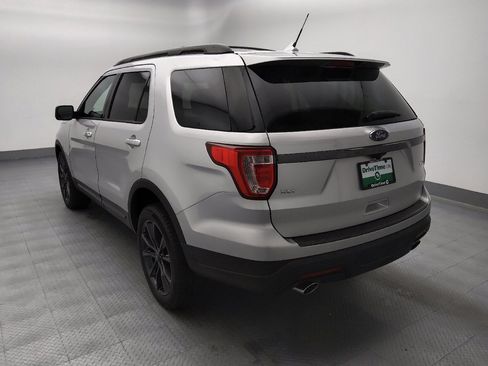 Used 2019 Ford Explorer XLT w/ Equipment Group 202A AWD/4WD image 5