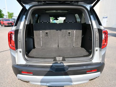 Used 2023 GMC Acadia SLT AWD/4WD image 7