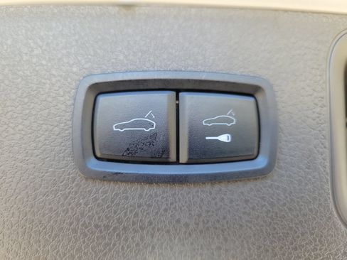 Used 2023 Porsche Macan S AWD/4WD image 12