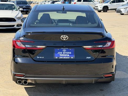 Used 2026 Toyota Camry SE FWD image 8