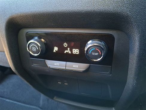 Certified 2025 Chevrolet Traverse LT image 12