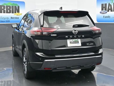 Used 2024 Nissan Rogue SL w/ SL Premium Package image 4