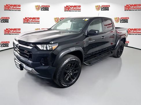 Used 2024 Chevrolet Colorado Trail Boss w/ Technology Package AWD/4WD image 12