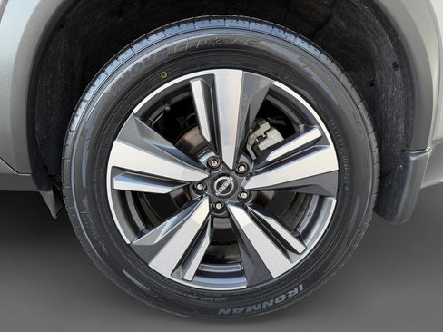 Used 2023 Nissan Rogue SL FWD image 11