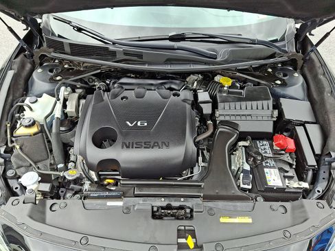 Used 2023 Nissan Maxima SR w/ Sport Mat Group FWD image 14