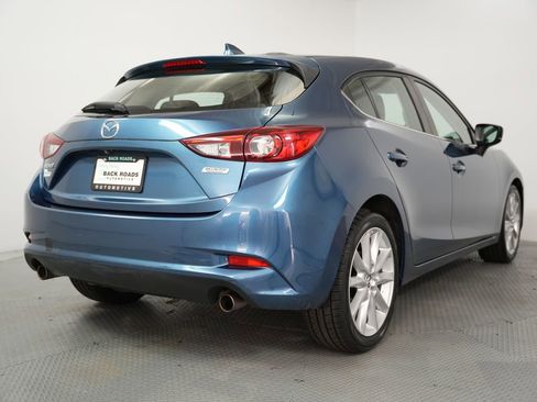 Used 2017 MAZDA MAZDA3 Grand Touring image 9