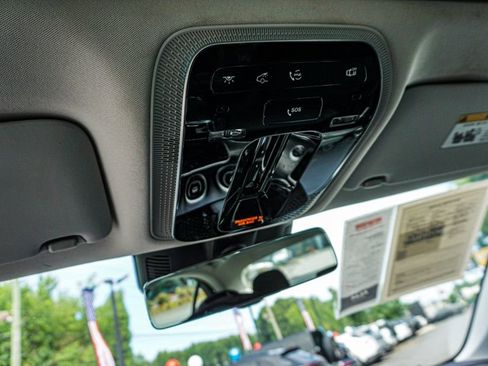 Used 2025 Mercedes-Benz C 300 Sedan image 28
