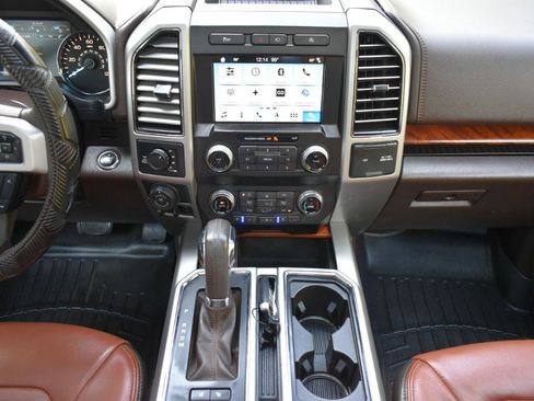 Used 2019 Ford F150 King Ranch w/ Equipment Group 601A Luxury AWD/4WD image 18