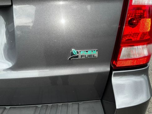 Used 2010 Ford Escape XLT image 5