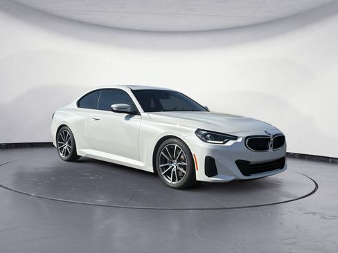 Used 2024 BMW 230i Coupe w/ Convenience Package RWD image 7