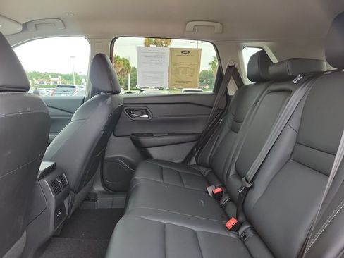 Used 2024 Nissan Rogue SL FWD image 8