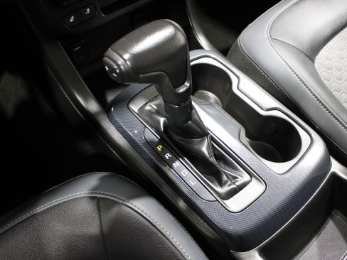 Used 2018 Chevrolet Colorado Z71 AWD/4WD image 17
