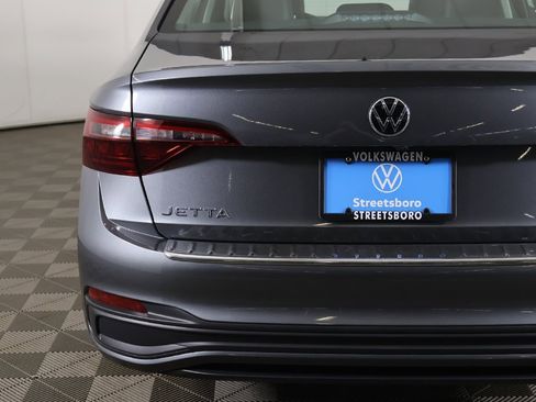 Certified 2023 Volkswagen Jetta SE w/ Panoramic Sunroof Package image 14