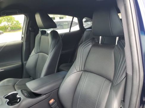 Used 2021 Toyota Venza Limited AWD/4WD image 12