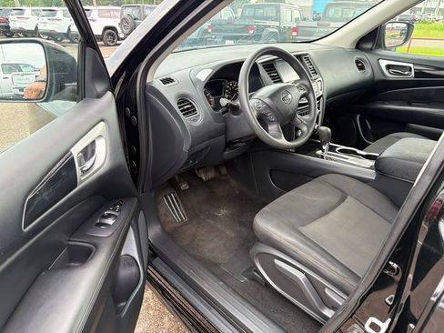 Used 2020 Nissan Pathfinder S FWD image 23