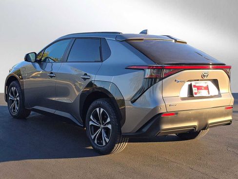 Used 2024 Toyota bZ4X XLE image 5