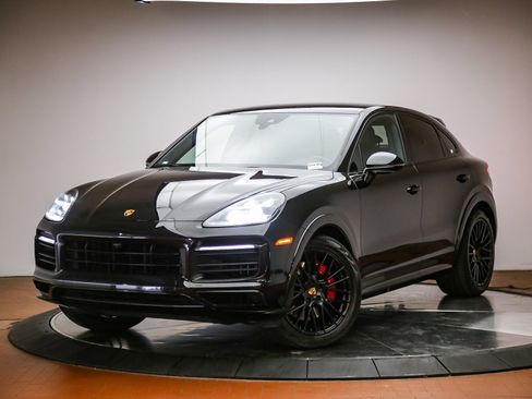 Certified 2023 Porsche Cayenne GTS AWD/4WD image 1