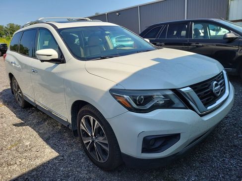 Used 2018 Nissan Pathfinder Platinum FWD image 1