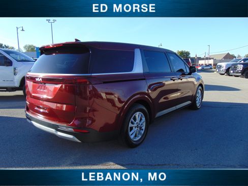 Used 2023 Kia Carnival LX image 6