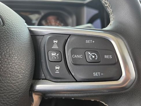 Used 2025 Jeep Wrangler Unlimited Sahara AWD/4WD image 20