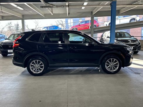 Used 2023 Honda CR-V EX image 2