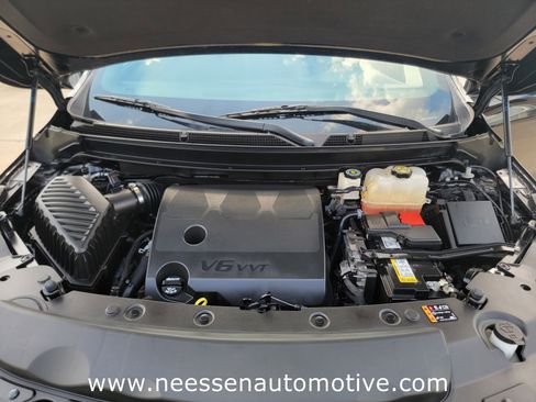 Used 2023 Buick Enclave Essence image 37