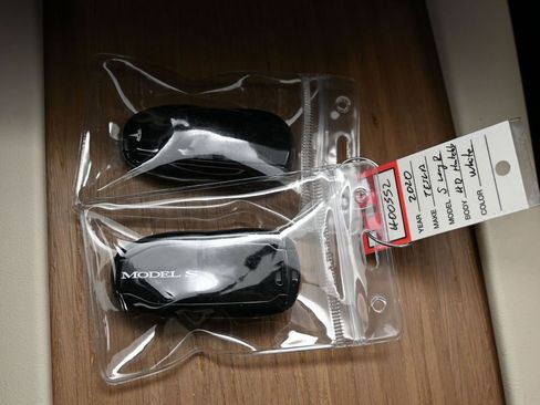 Used 2020 Tesla Model S Long Range Plus image 35