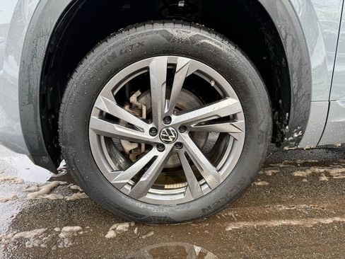 Used 2024 Volkswagen Atlas Cross Sport SEL R-Line image 26