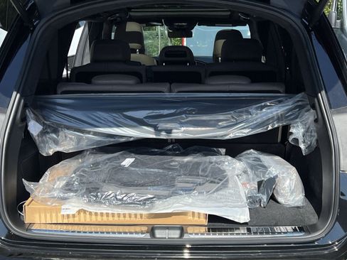 New 2026 Mercedes-Benz GLS 63 AMG 4MATIC image 32