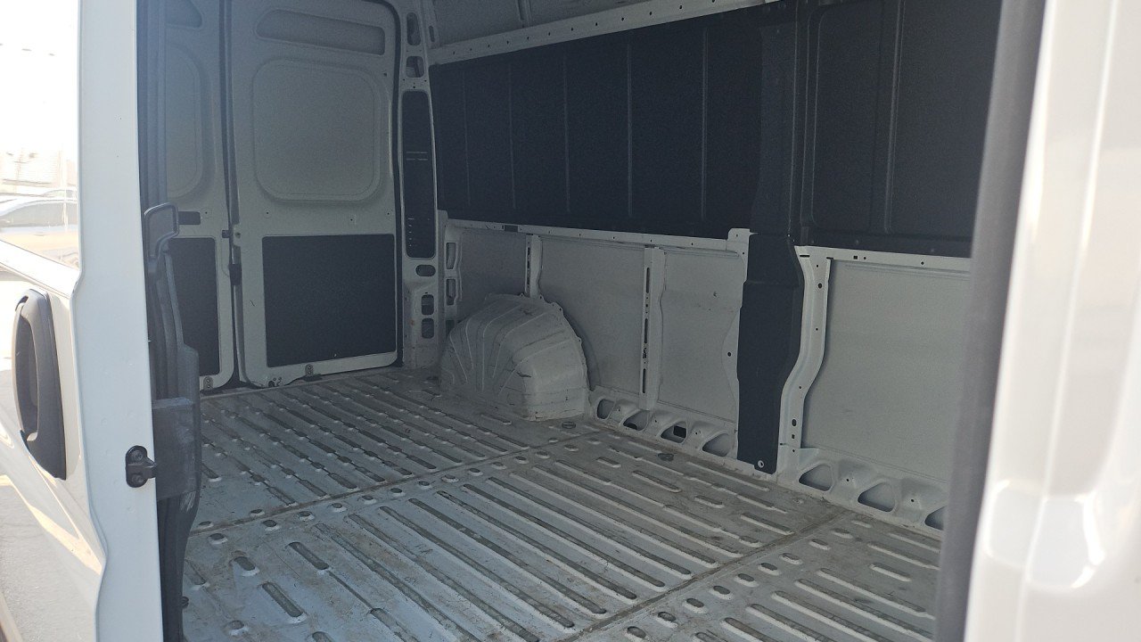 Used 2025 RAM ProMaster 2500 w/ Convenience Group FWD image 13
