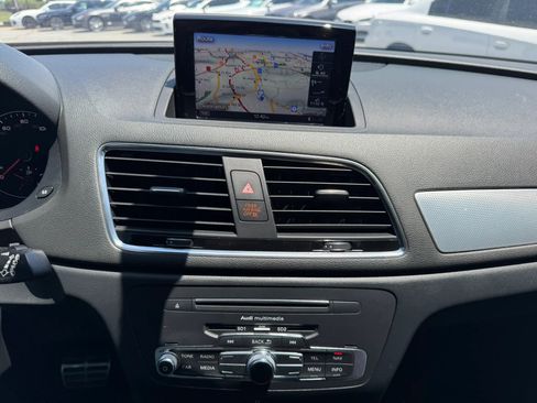 Used 2018 Audi Q3 2.0T Premium FWD image 16