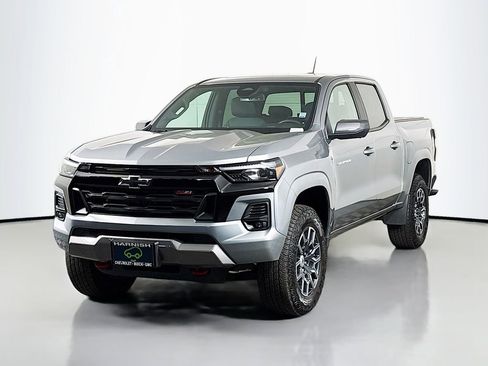 Certified 2025 Chevrolet Colorado Z71 w/ Technology Package AWD/4WD image 3