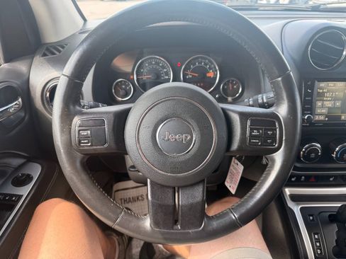 Used 2014 Jeep Compass Latitude w/ Sun/Sound Group AWD/4WD image 43