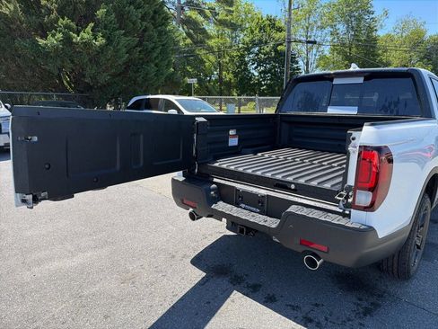 New 2026 Honda Ridgeline Black Edition image 21
