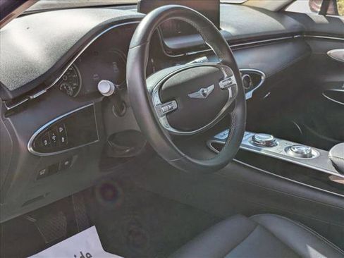 Used 2022 Genesis GV70 2.5T image 10